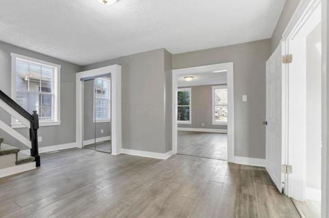 221 E Mound St, Circleville, OH 43113 photo 9