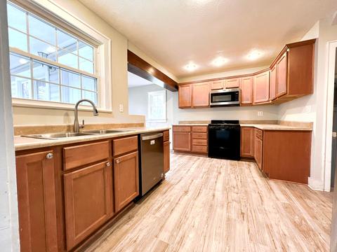 2764 E High St, Springfield, OH 45505 photo 8