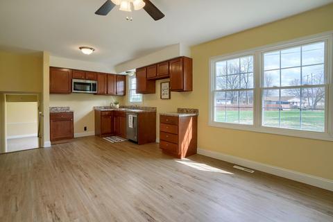 185 Meadow Dr, Circleville, OH 43113 photo 6
