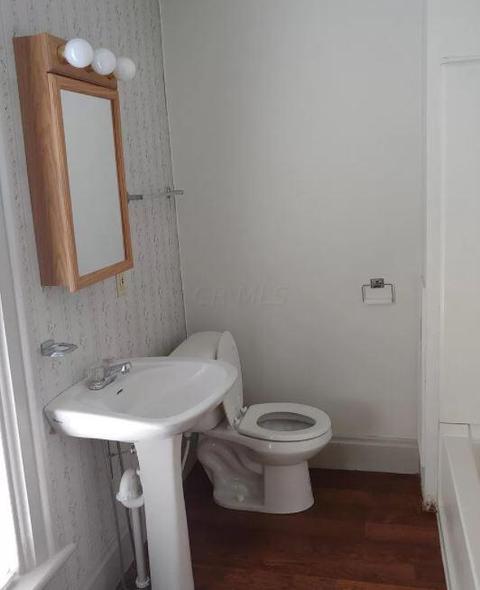 175 E William St, Delaware, OH 43015 photo 6