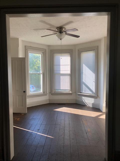 175 E William St, Delaware, OH 43015 photo 2