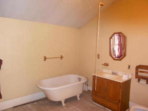 224 N Scioto St, Circleville, OH 43113 photo 5