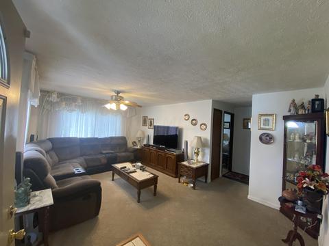 305 Cherokee Dr, Circleville, OH 43113 photo 4