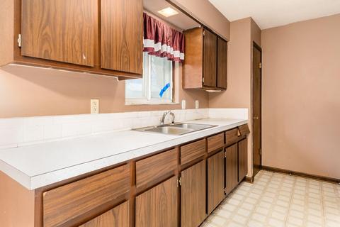 199 Lees Dr E, Hebron, OH 43025 photo 13