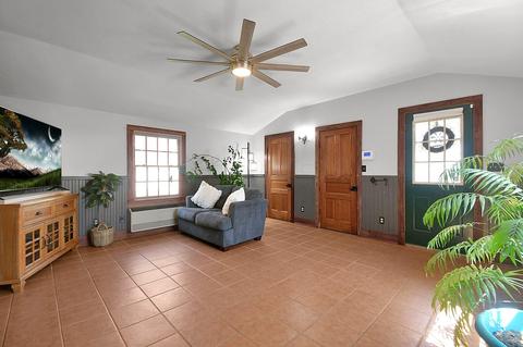 360 E Main St, Circleville, OH 43113 photo 17