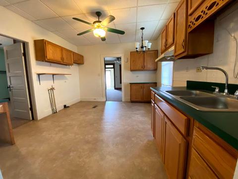 798 E Second St, Logan, OH 43138 photo 4