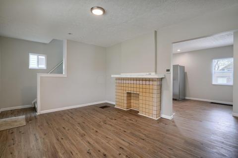 769 E Starr Ave, Columbus, OH 43201 photo 19