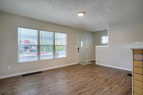 769 E Starr Ave, Columbus, OH 43201 photo 16