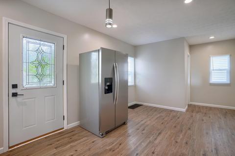 769 E Starr Ave, Columbus, OH 43201 photo 11