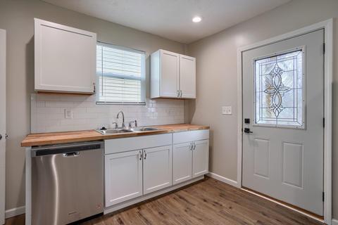 769 E Starr Ave, Columbus, OH 43201 photo 5