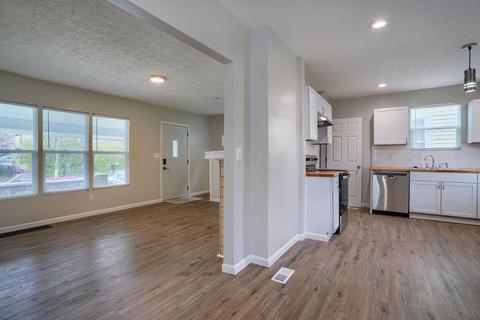 769 E Starr Ave, Columbus, OH 43201 photo 13