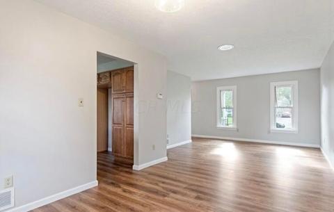 412 Ridgedale Dr, Circleville, OH 43113 photo 3