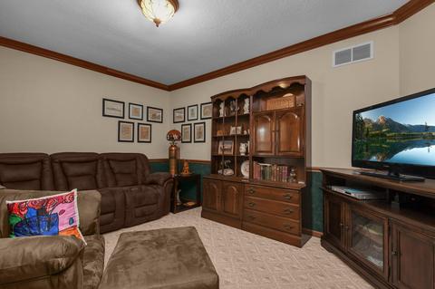 489 Ablemarle Cir, Delaware, OH 43015 photo 8