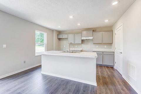 389 Kells Ct E, Newark, OH 43055 photo 2