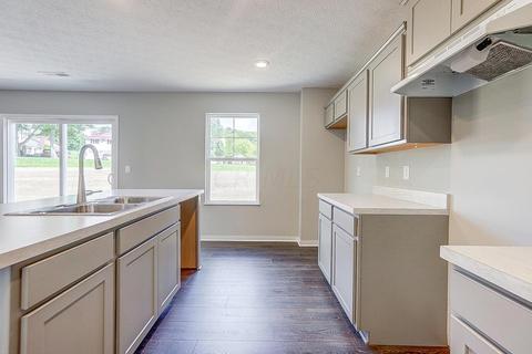 389 Kells Ct E, Newark, OH 43055 photo 4