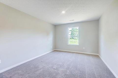 389 Kells Ct E, Newark, OH 43055 photo 10