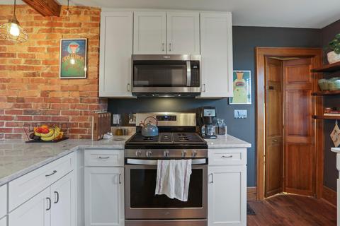 130 E Pacemont Rd, Columbus, OH 43202 photo 21