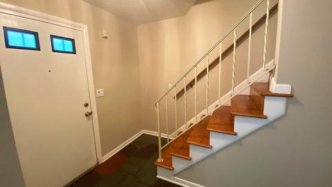 5201 Honeytree Loop E, Columbus, OH 43229 photo 2