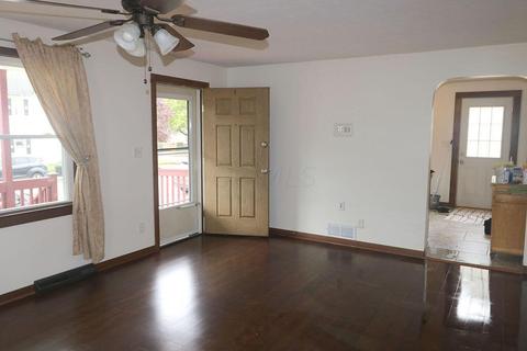 220 W Corwin St, Circleville, OH 43113 photo 4