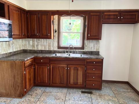220 W Corwin St, Circleville, OH 43113 photo 6