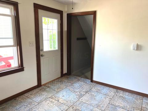 220 W Corwin St, Circleville, OH 43113 photo 11