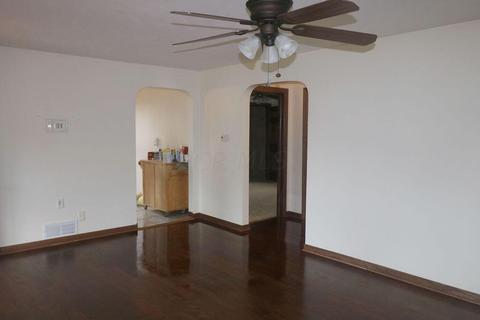 220 W Corwin St, Circleville, OH 43113 photo 5