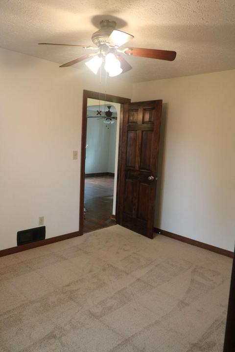220 W Corwin St, Circleville, OH 43113 photo 16