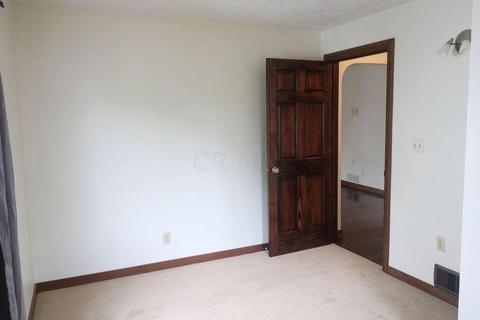220 W Corwin St, Circleville, OH 43113 photo 12
