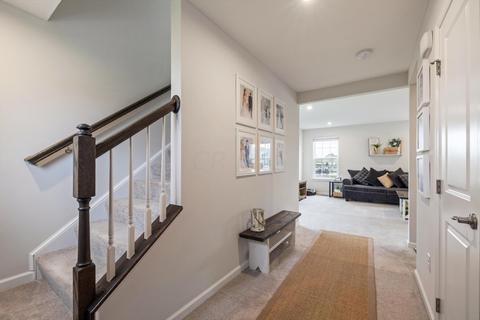 80 Pilgrim Cir, Delaware, OH 43015 photo 2