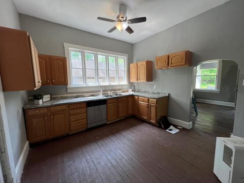 718 West St, Logan, OH 43138 photo 8