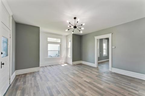 23 E Holliday St, Newark, OH 43055 photo 5