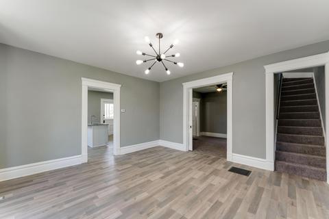 23 E Holliday St, Newark, OH 43055 photo 2
