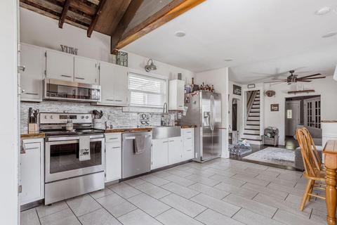 82 E Jersey St, Johnstown, OH 43031 photo 4
