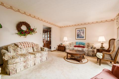 926 Forest Hill Dr, Marion, OH 43302 photo 2