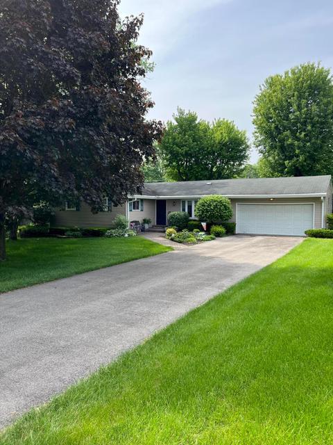 2404 Brookdale Dr, Springfield, OH 45502 photo 2