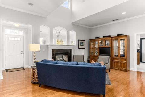 6040 Eiger Dr, Columbus, OH 43213 photo 3