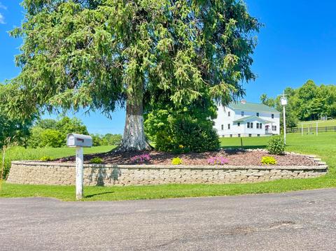 1616 Franklin Valley Rd, Oak Hill, OH 45656