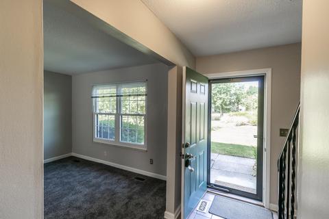 119 Stornoway Dr E, Columbus, OH 43213 photo 9