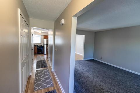 119 Stornoway Dr E, Columbus, OH 43213 photo 5