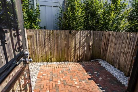 256 E 2nd Ave, Columbus, OH 43201 photo 13
