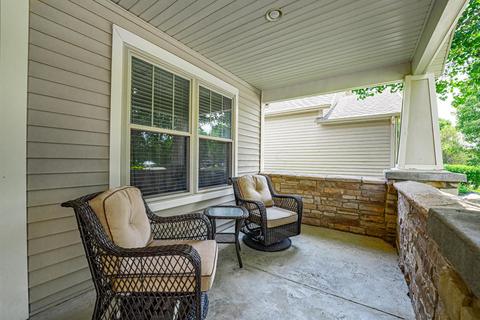 304 Woods Edge Loop, Pataskala, OH 43062 photo 6