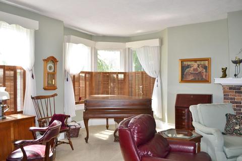 257 S Douglas Ave, Springfield, OH 45505 photo 9