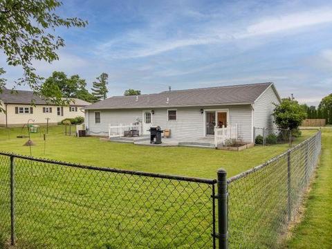 227 E Walnut St, Saint Paris, OH 43072 photo 5