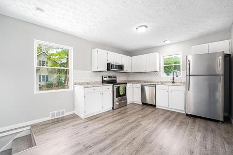 220 W Mill St, Circleville, OH 43113 photo 7