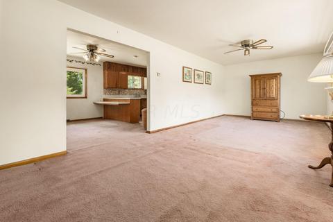 122 Owens Dr, Hebron, OH 43025 photo 3