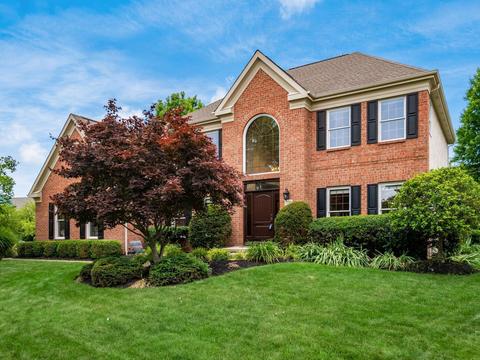 7738 Kestrel Way E, Dublin, OH 43017 photo 1