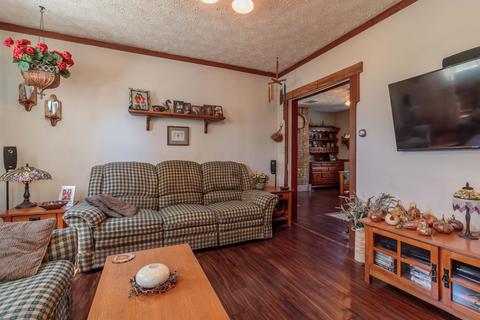 25784 Shoemaker Rd, Circleville, OH 43113 photo 4