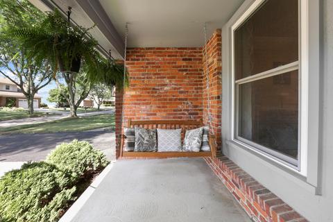 2303 Severhill Dr, Dublin, OH 43016 photo 4