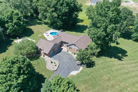 401 Echo Dr, Newark, OH 43055 photo 1