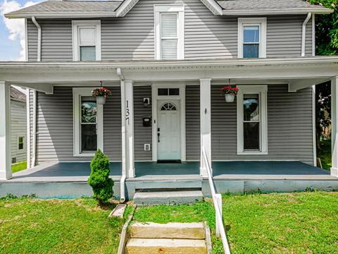 137 E Walnut St, Lancaster, OH 43130 photo 2